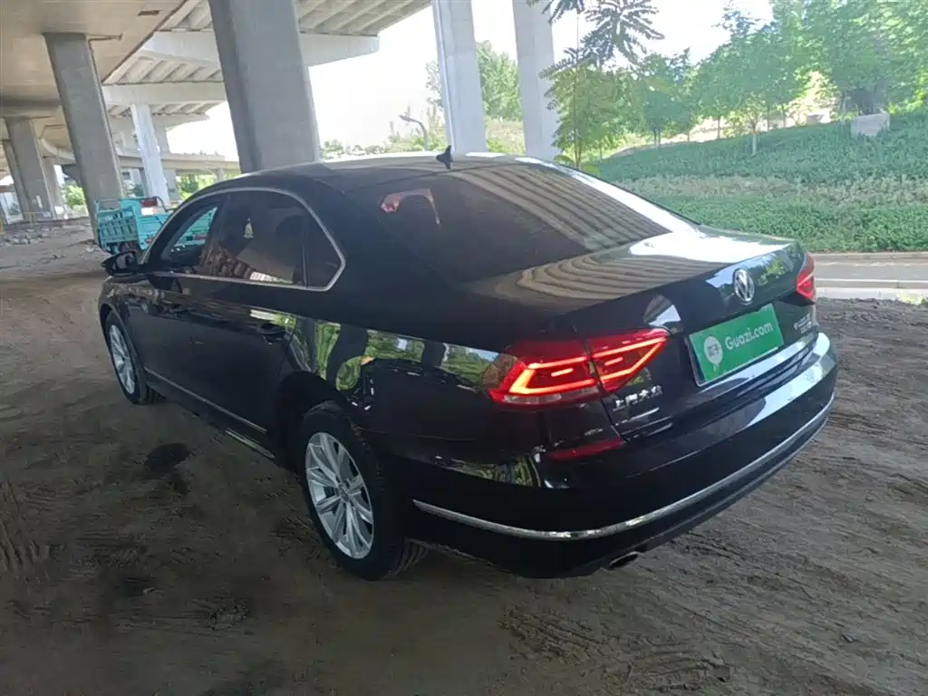 Volkswagen Passat 2017 330TSI DSG Prestige фото 5