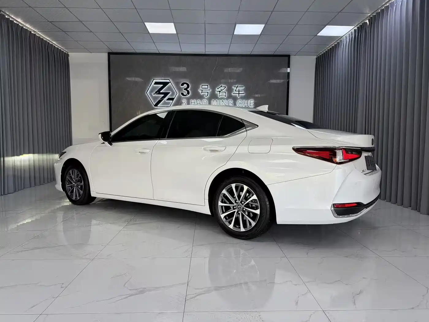 Lexus ES 2023 200 Luxury Edition фото 5