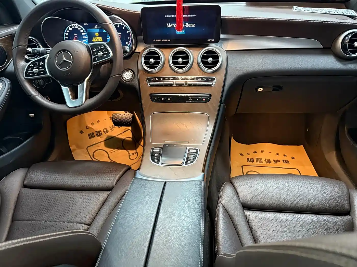 Mercedes-Benz GLC 2023 GLC 300 L 4MATIC Sport 5-Seater фото 16