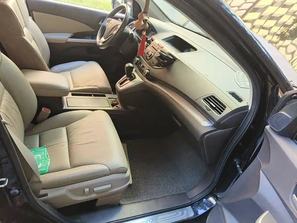 Фото 13 - Honda CR-V