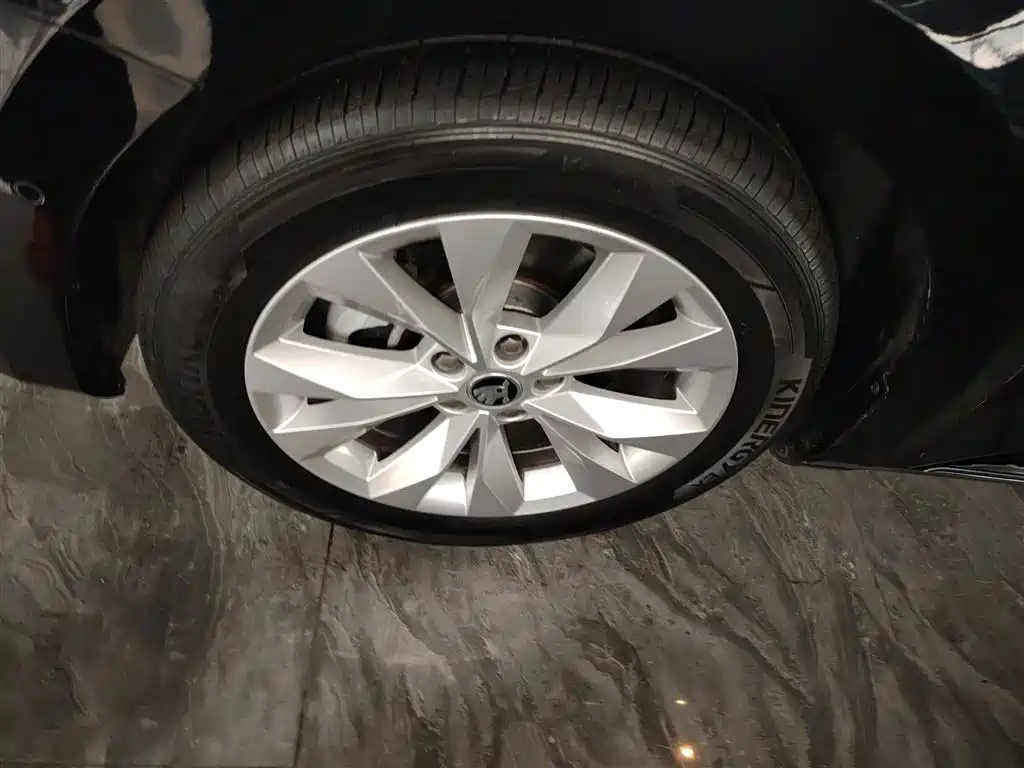 Škoda Superb 2019 Facelift TSI330 DSG Comfort фото 25