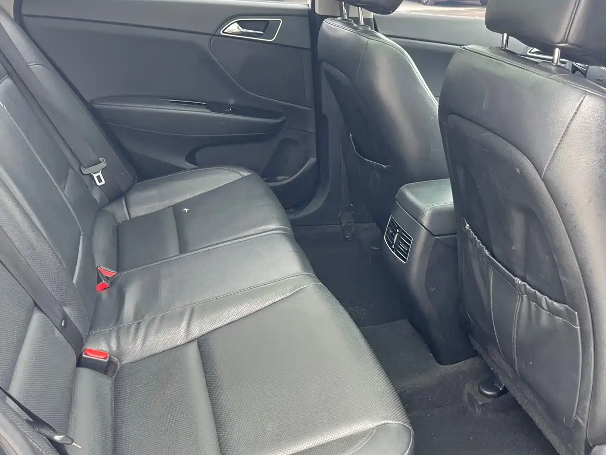 Hyundai Mistra 2016 1.8L Automatic Smart GLS фото 8