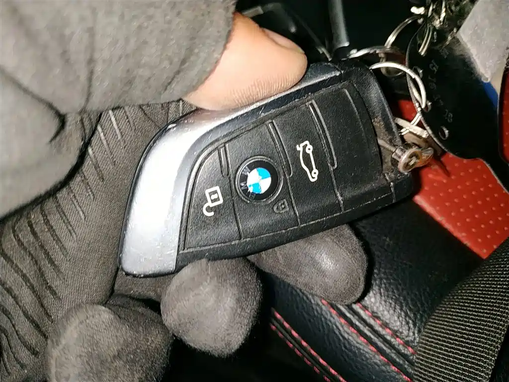 BMW 2 Series Touring 2016 218i Leading фото 14