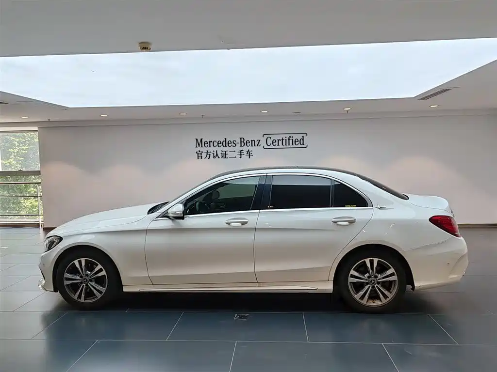 Mercedes-Benz C-Class 2017 C 200 L Sport фото 6