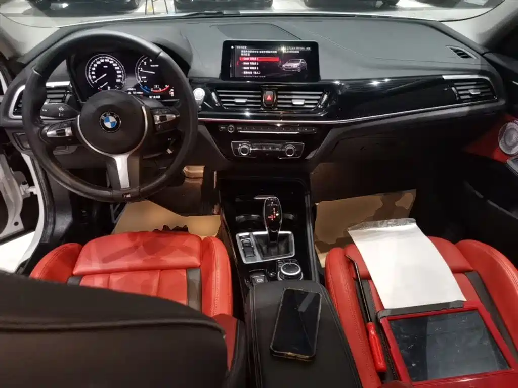 BMW 1 Series 2021 125i M Sport Black Night Edition фото 10