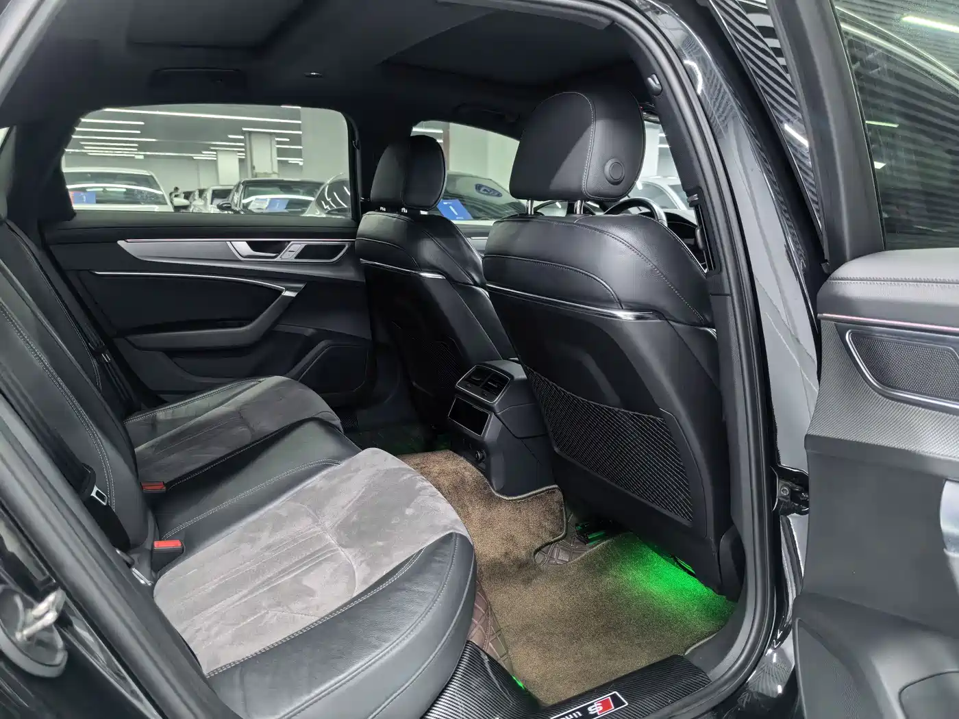 Audi A6L 2021 40 TFSI Luxury Sport фото 12
