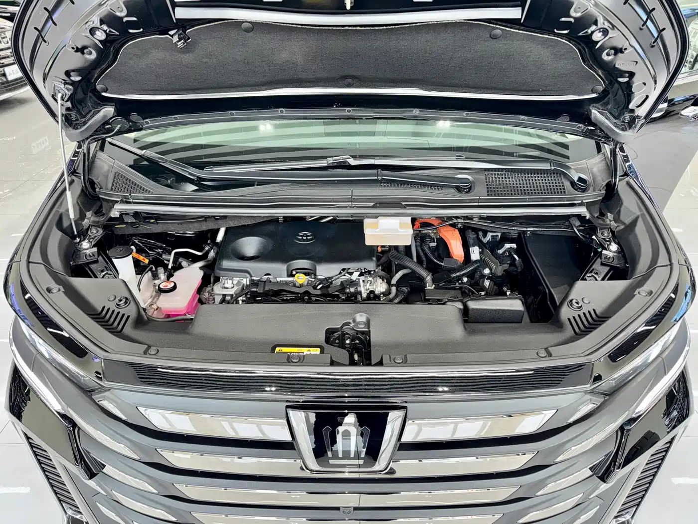 Toyota Vellfire 2024 Crown Hybrid 2.5L Executive Premium Edition фото 14