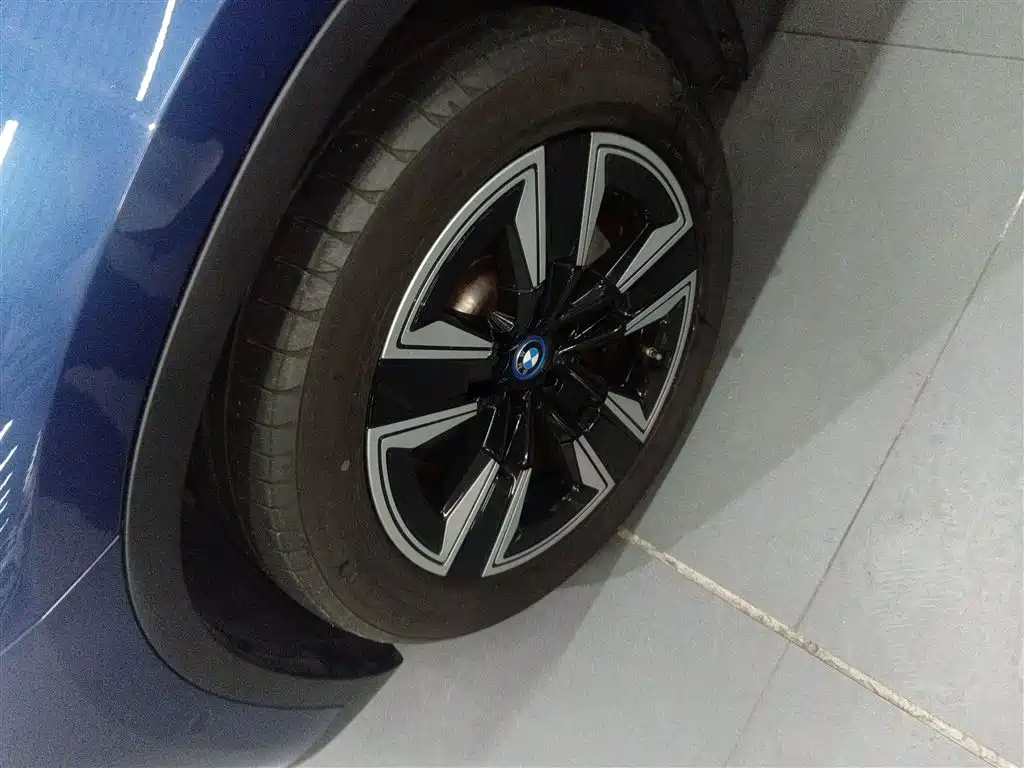 BMW iX3 2021 Facelift Leading фото 25