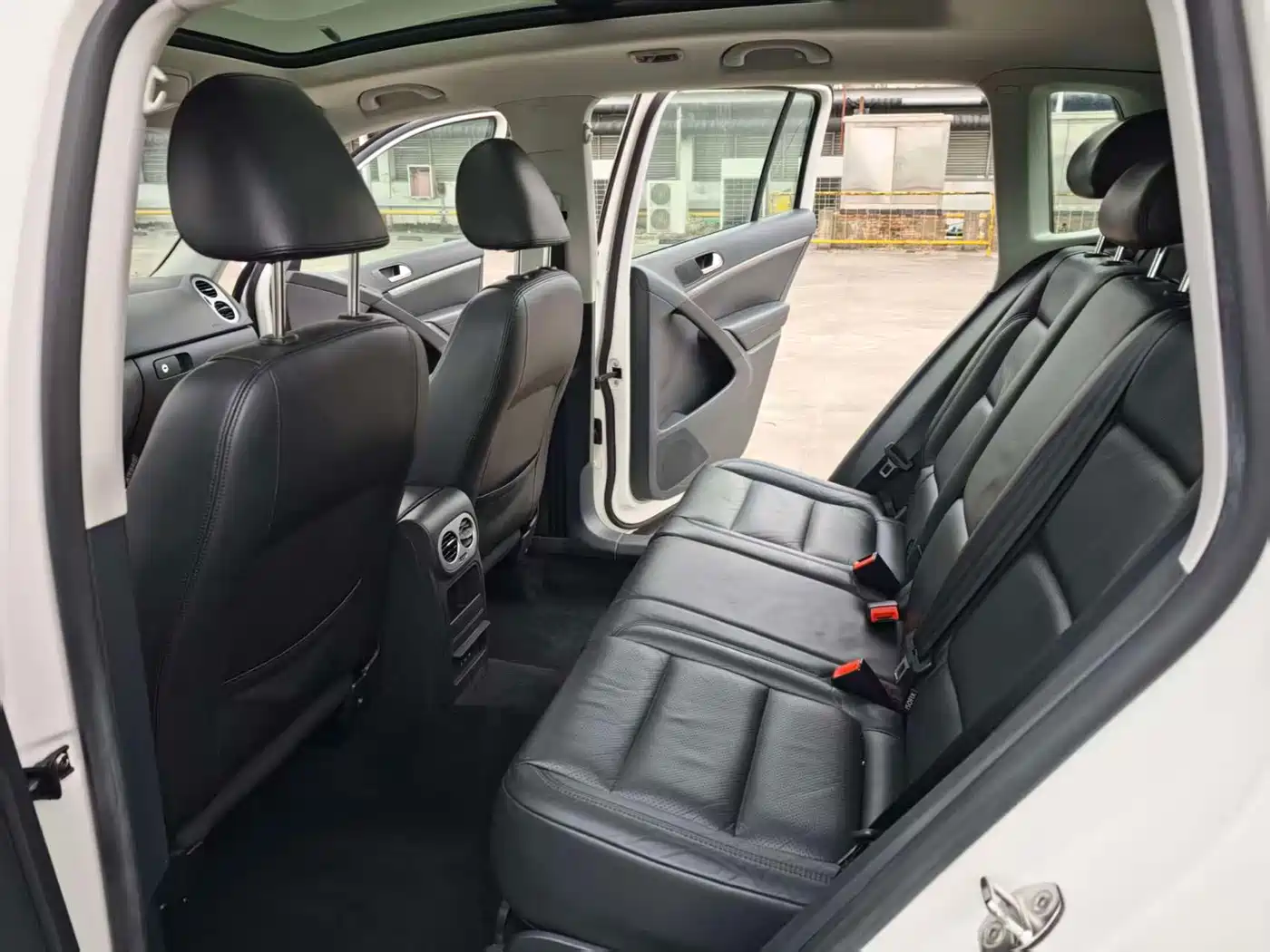 Volkswagen Tiguan 2015 1.8TSI Automatic 2WD Highline фото 9