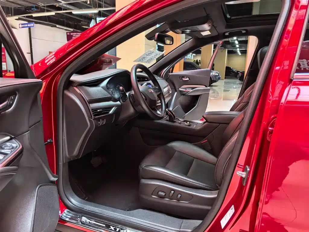 Cadillac XT4 2021 28T FWD Luxury Edition фото 5