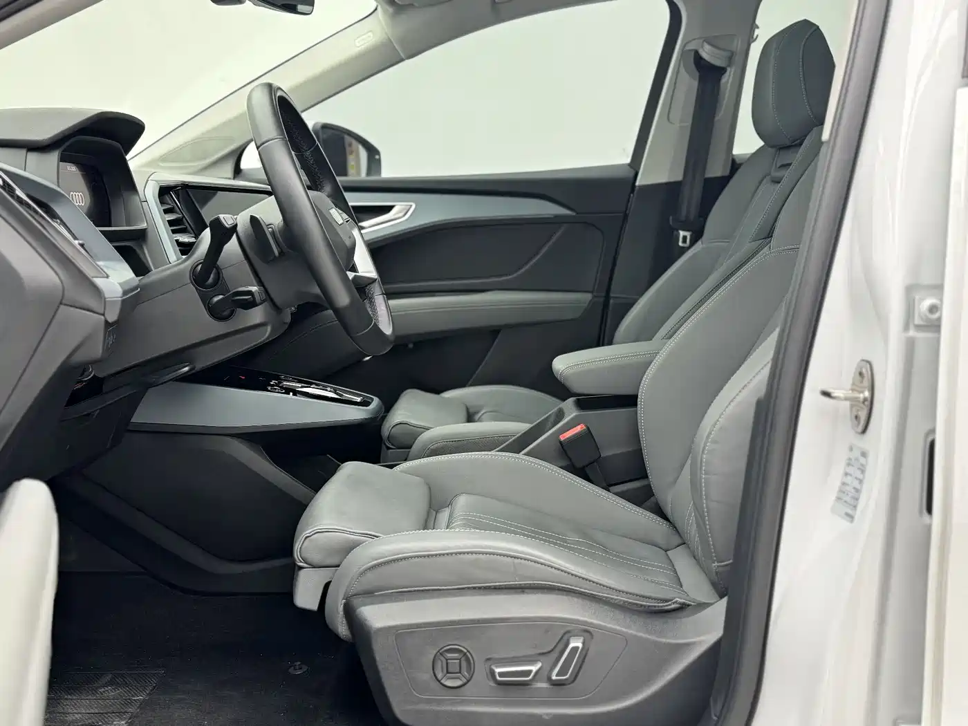 Audi Q5 e-tron 2023 40 e-tron Starlight Edition Mecha Package фото 5