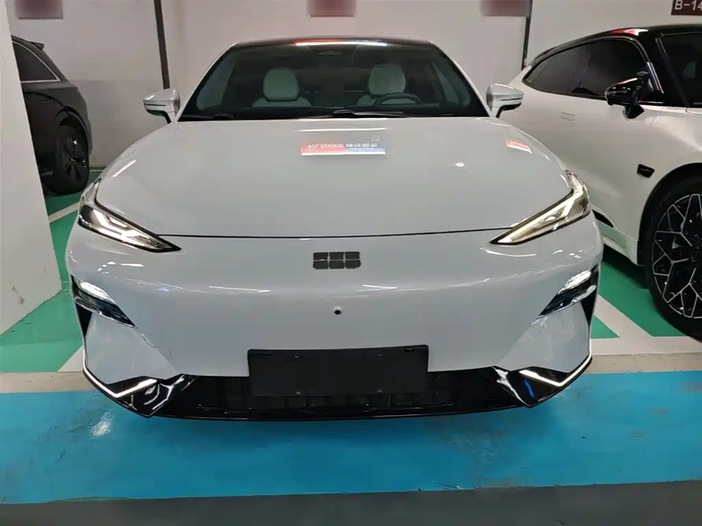 Geely Galaxy Galaxy E8 2024 665km RWD Starship Voyager Edition фото 3