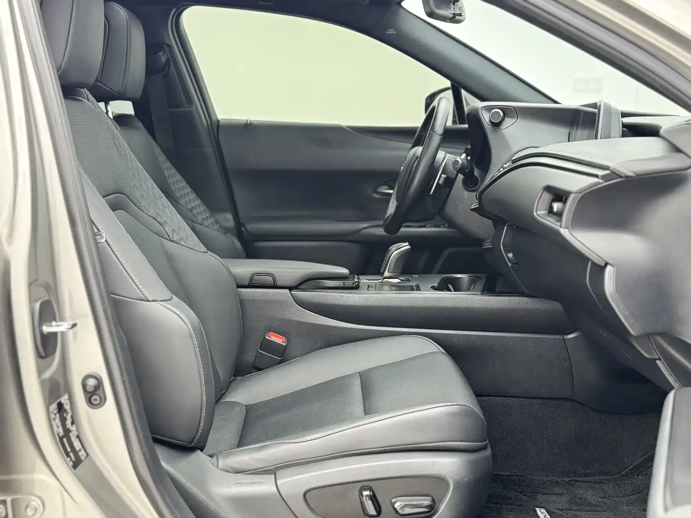 LEXUS UX NEW ENERGY