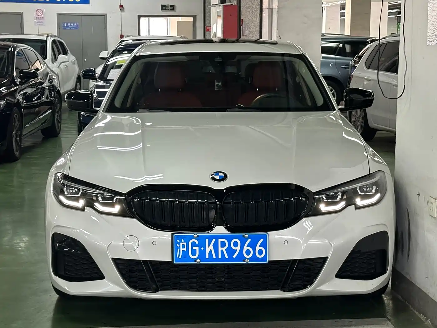 BMW 3 Series 2022 330i M Sport Shadow Edition фото 2