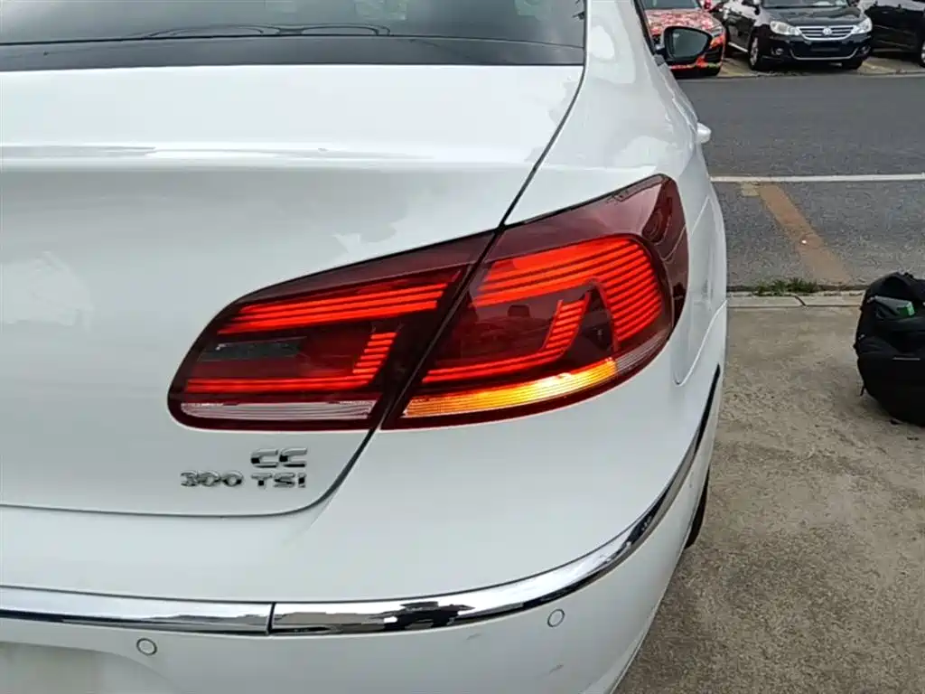 Volkswagen FAW-Volkswagen CC 2018 1.8TSI Luxury фото 8