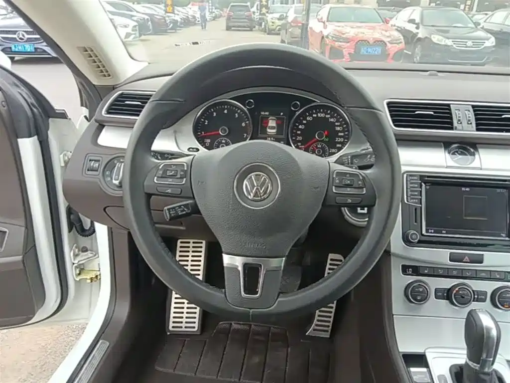 Volkswagen FAW-Volkswagen CC 2018 1.8TSI Luxury фото 11