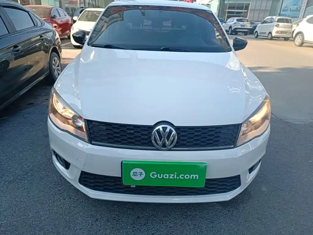 Photo 3 - Volkswagen Jetta