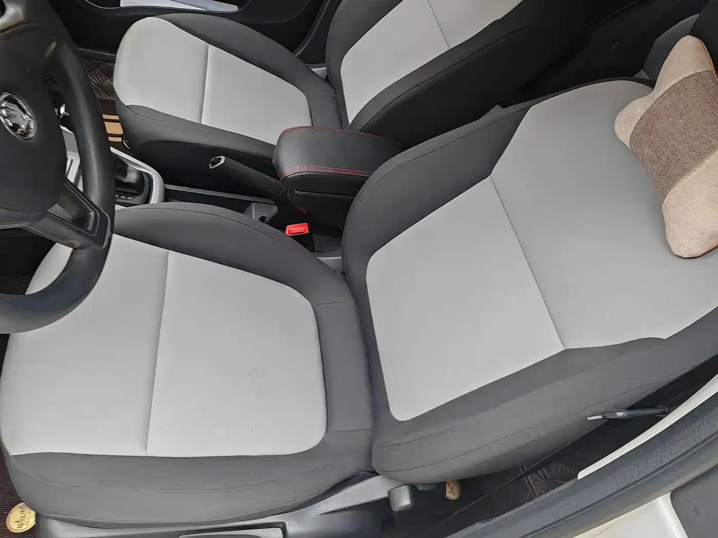 Škoda Fabia 2017 1.4L Auto Car Enjoy Edition фото 14