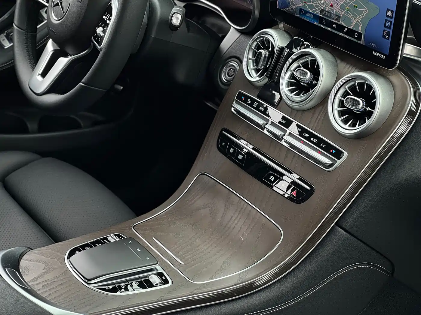 Mercedes-Benz GLC 2020 Facelift GLC 260 L 4MATIC Luxury фото 13