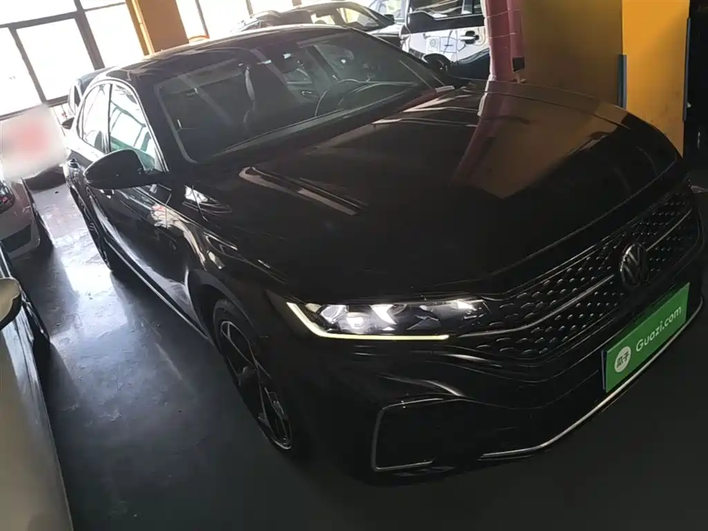 Volkswagen Passat 2024 330TSI Starlight Elite Edition фото 4