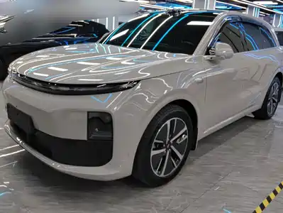 Li Auto L6