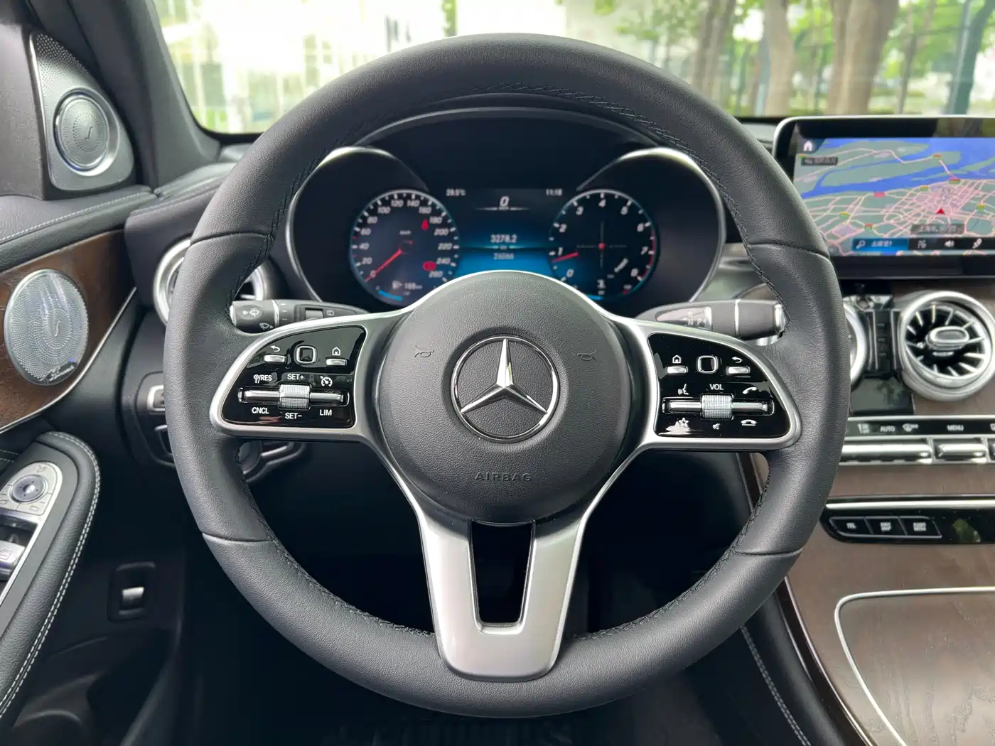 Mercedes-Benz GLC 2020 Facelift GLC 260 L 4MATIC Luxury фото 16