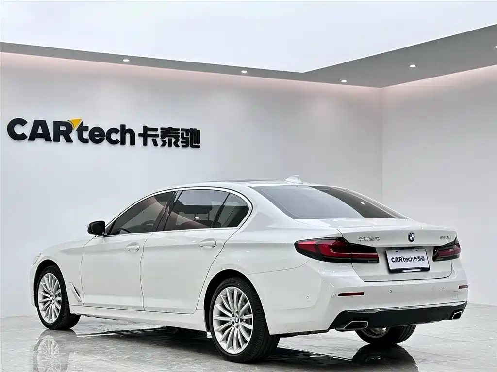 BMW 5 Series 2023 530Li Premium Luxury Package фото 3