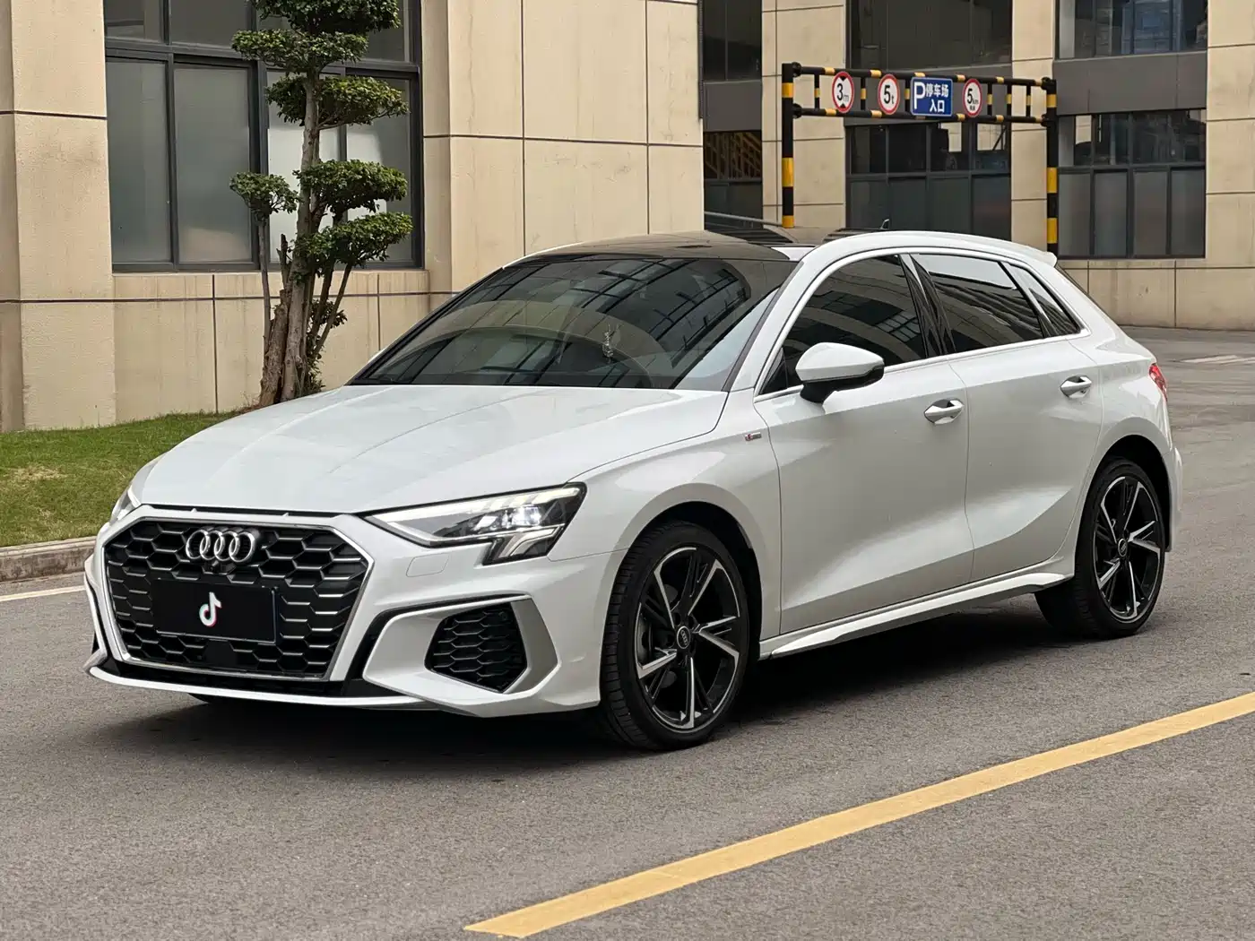Audi A3 2024 Model Sportback 35 TFSI Fashion Sport