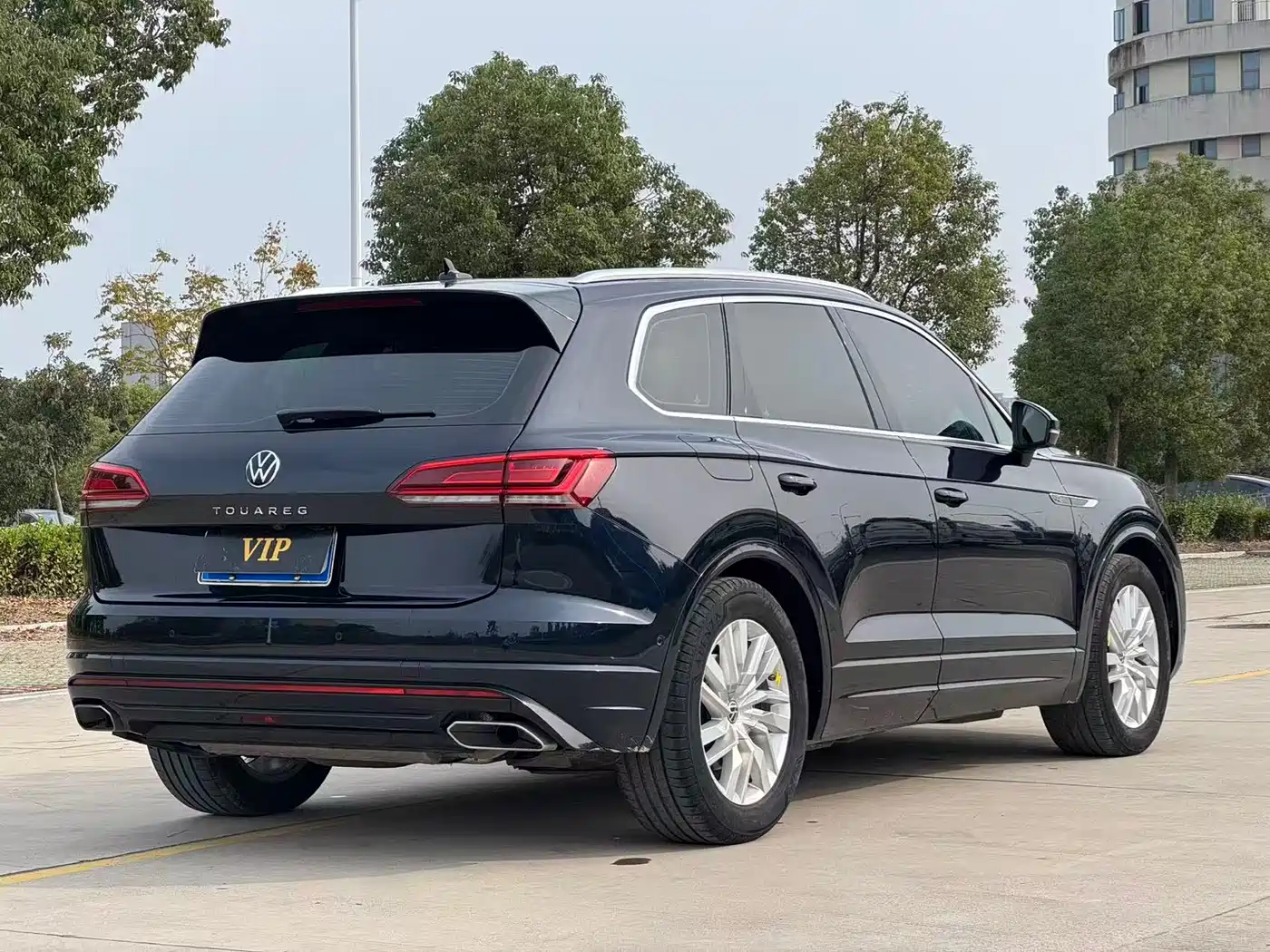 VOLKSWAGEN TOUAREG
