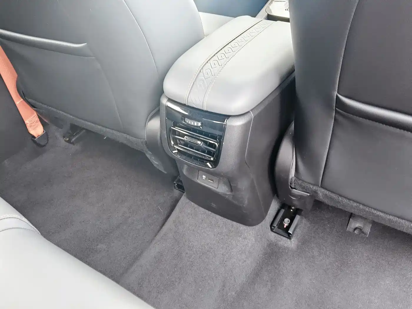 GAC Trumpchi Trumpchi Emkoo 2022 270T DCT J16 R-style Track Edition фото 8