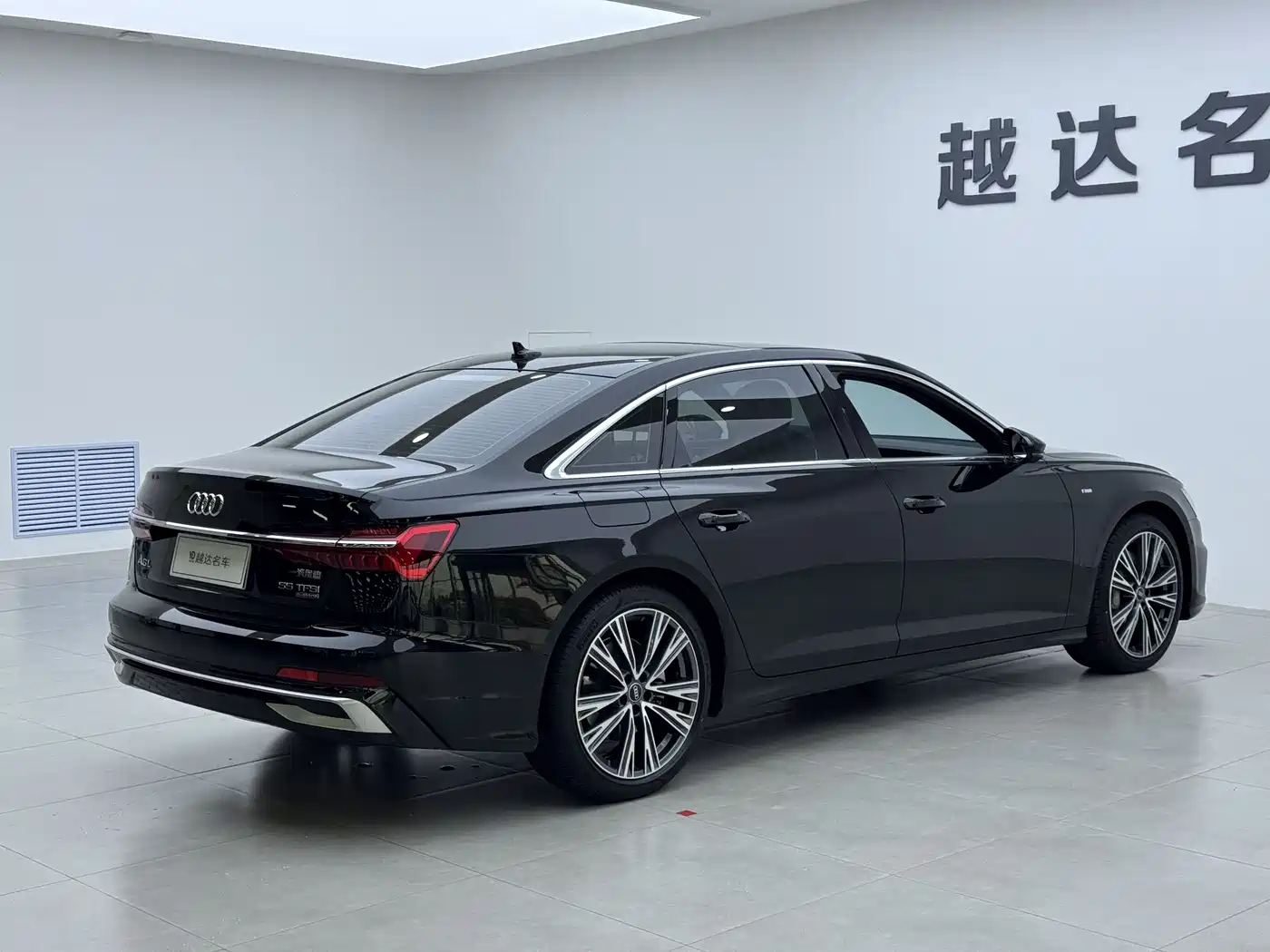 Audi A6L 2024 55 TFSI quattro Exclusive Dynamic фото 3