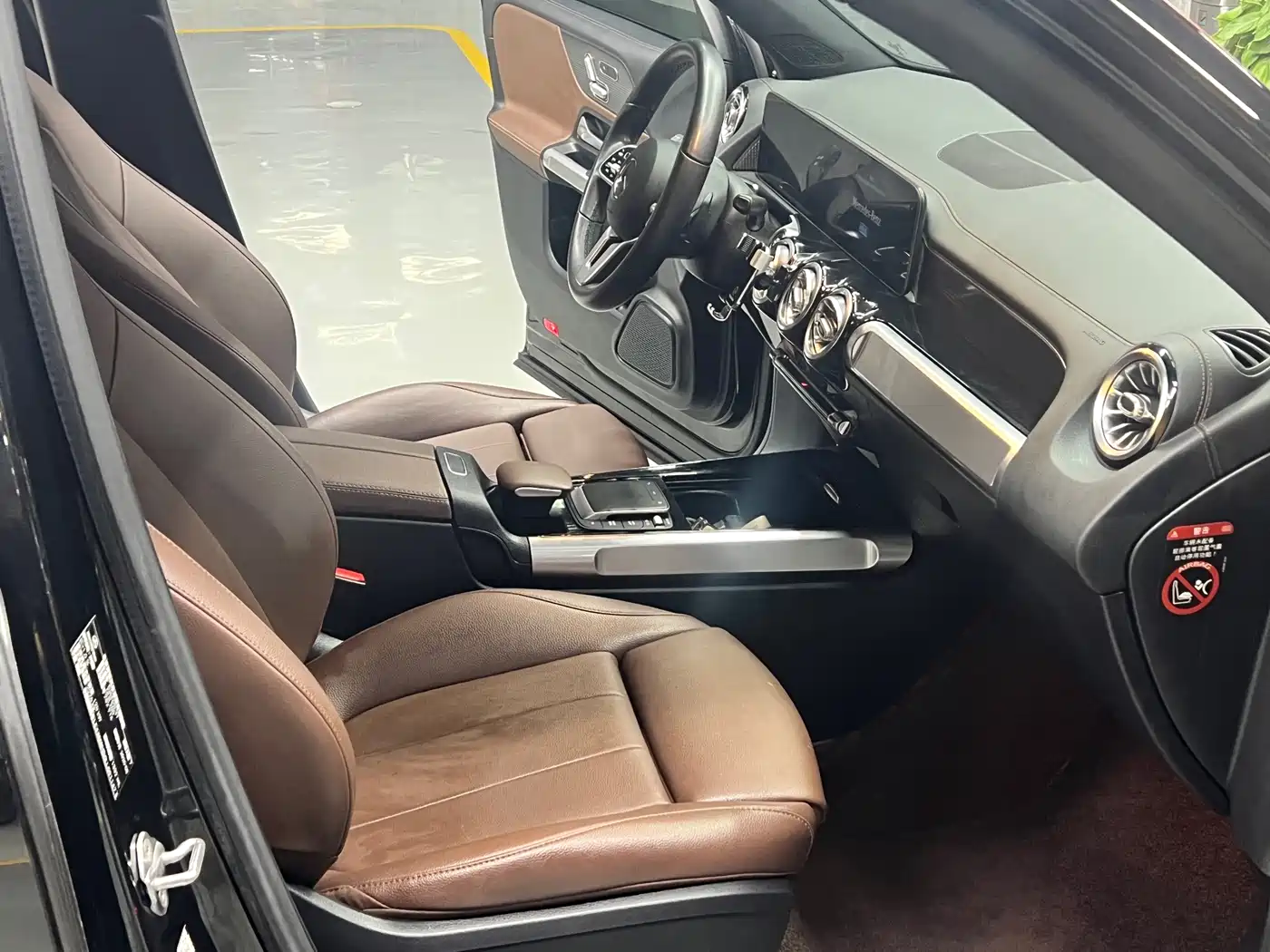 Mercedes-Benz GLB 2020 Facelift GLB 200 Style фото 12