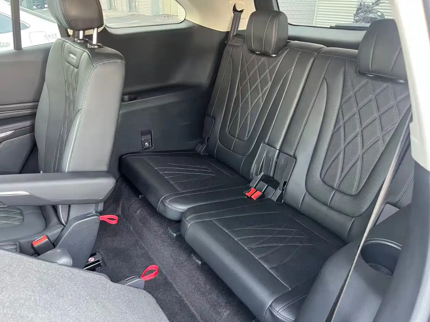 Hongqi HS7 PHEV 2024 2.0T PHEV 4WD Flagship Edition 6-seater фото 27
