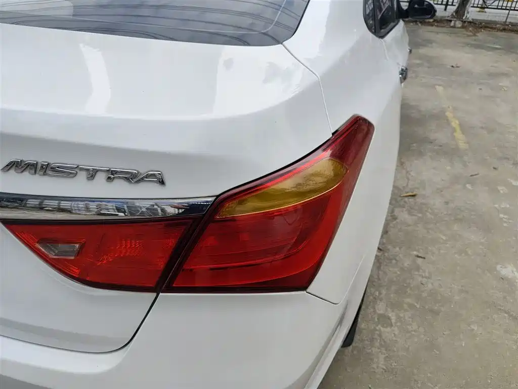 Hyundai Mistra 2014 1.8L Auto Smart GLS фото 8