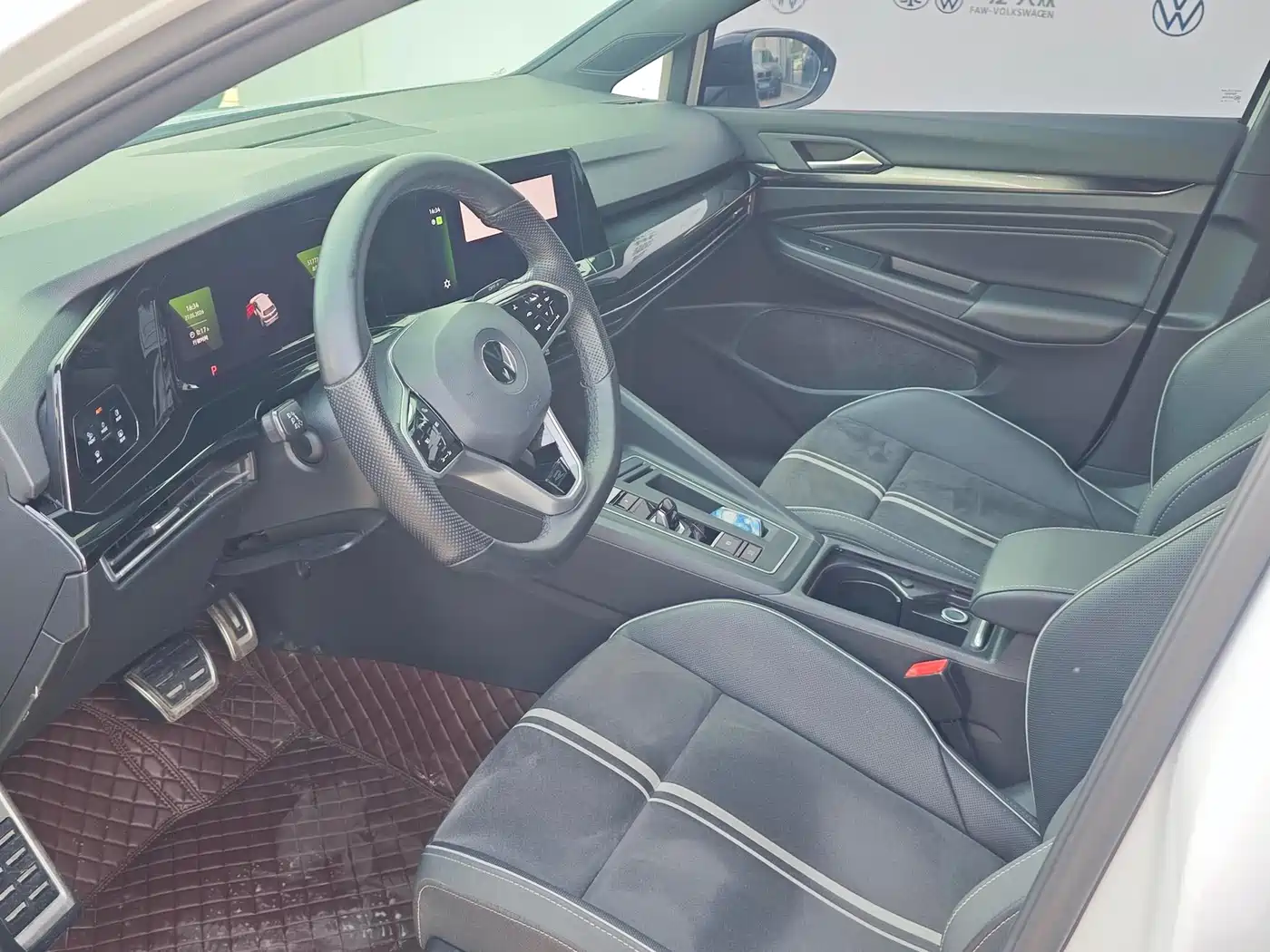 Volkswagen Golf 2023 280TSI DSG R-Line Lite фото 14