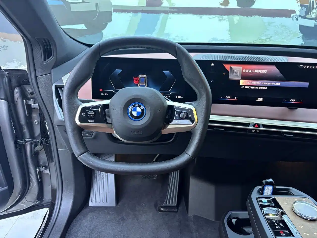 BMW iX M60 2022 M60 фото 14