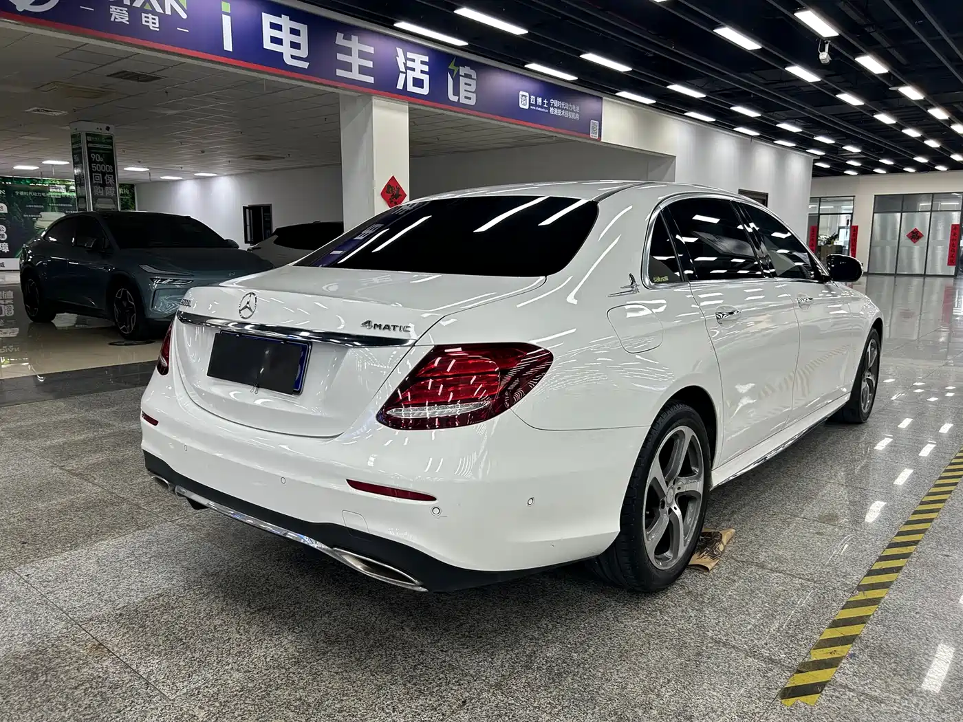 Mercedes-Benz E-Class 2017 E 200 L 4MATIC фото 8