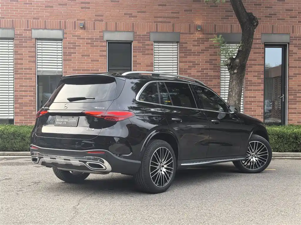 MERCEDES-BENZ GLC