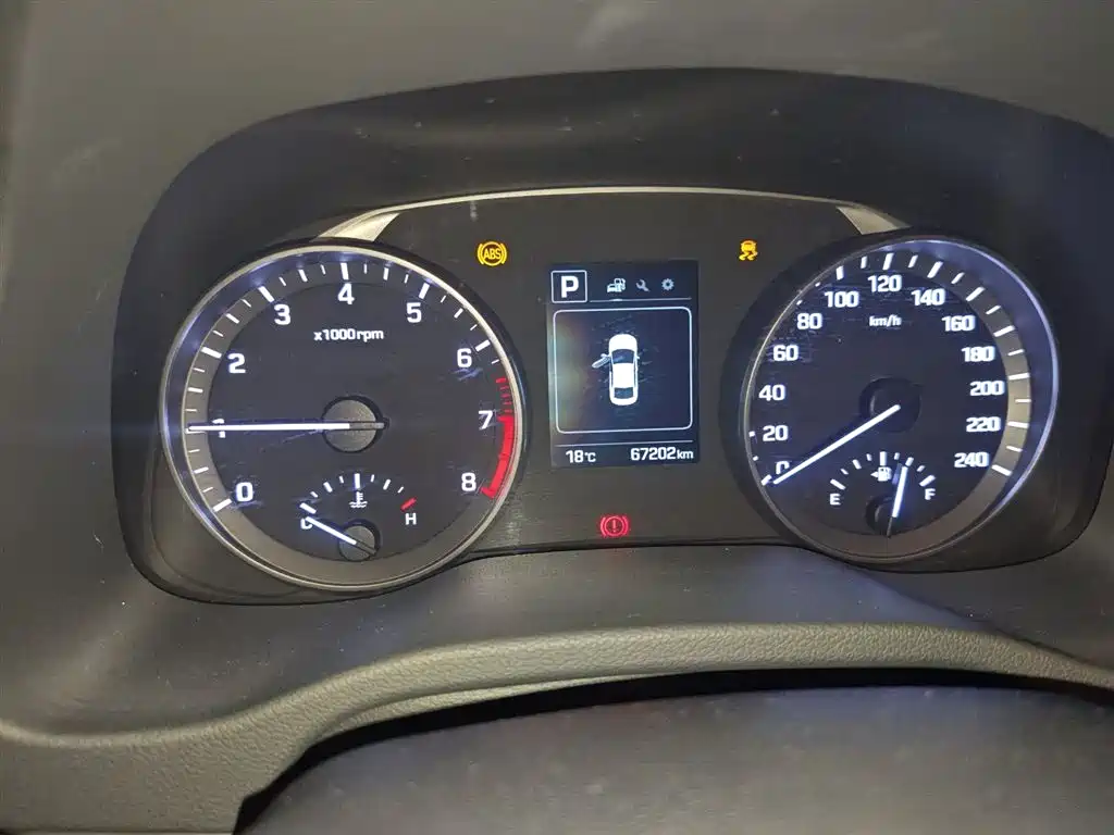 Hyundai Elantra 2016 Model 1.6L Automatic Smart Elite фото 5