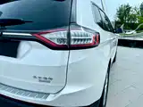 Фото 22 - Ford Edge