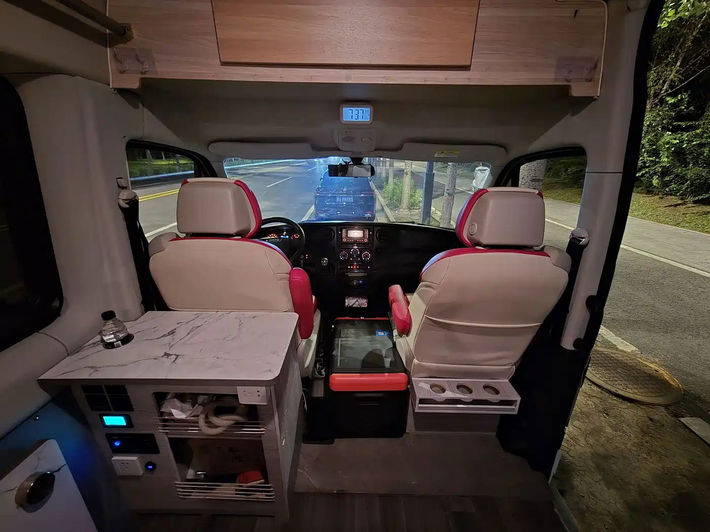 Iveco Daily 2023 2021 2.0T Manual Chaorui Long Wheelbase Short Overhang High Roof Sliding Door F1A