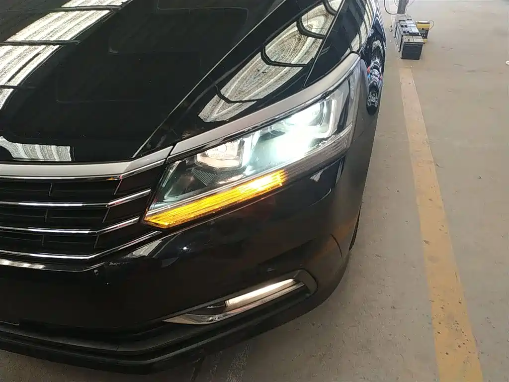 Volkswagen Passat 2017 330TSI DSG Prestige фото 18