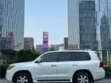 Фото 3 - Lexus LX