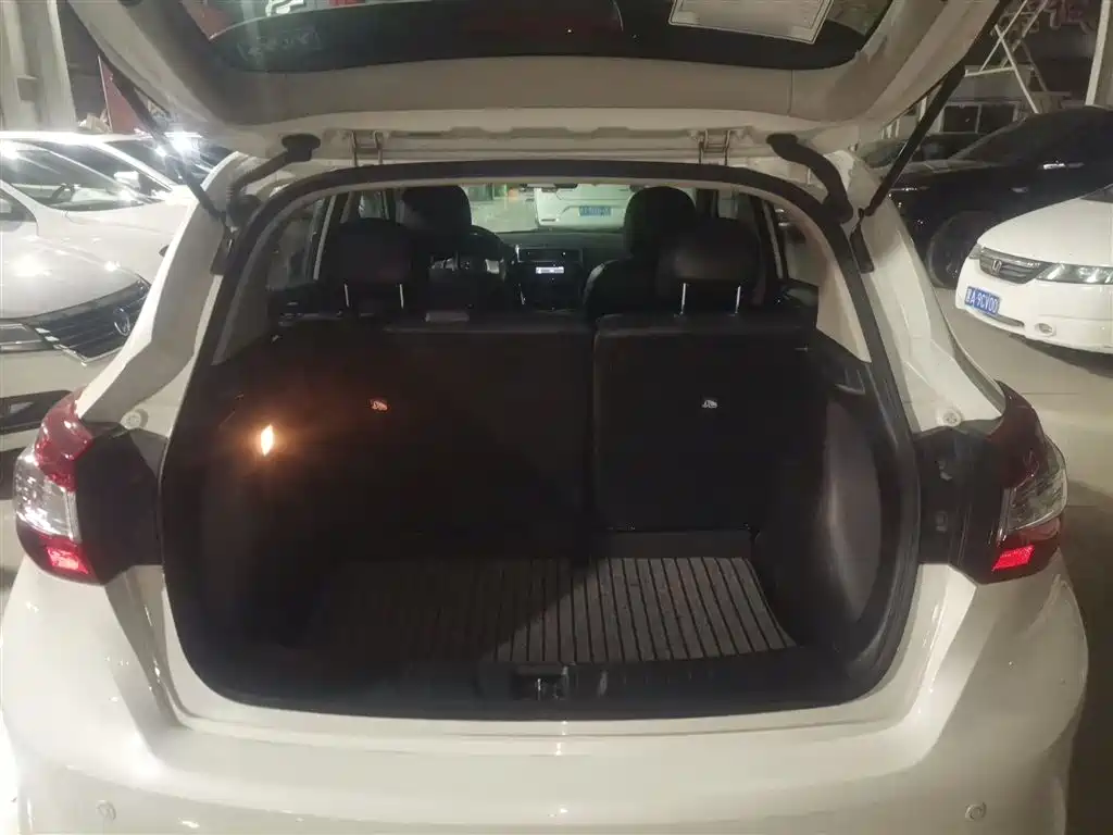 Nissan Tiida 2023 2024 1.6L CVT Cool Sport Edition