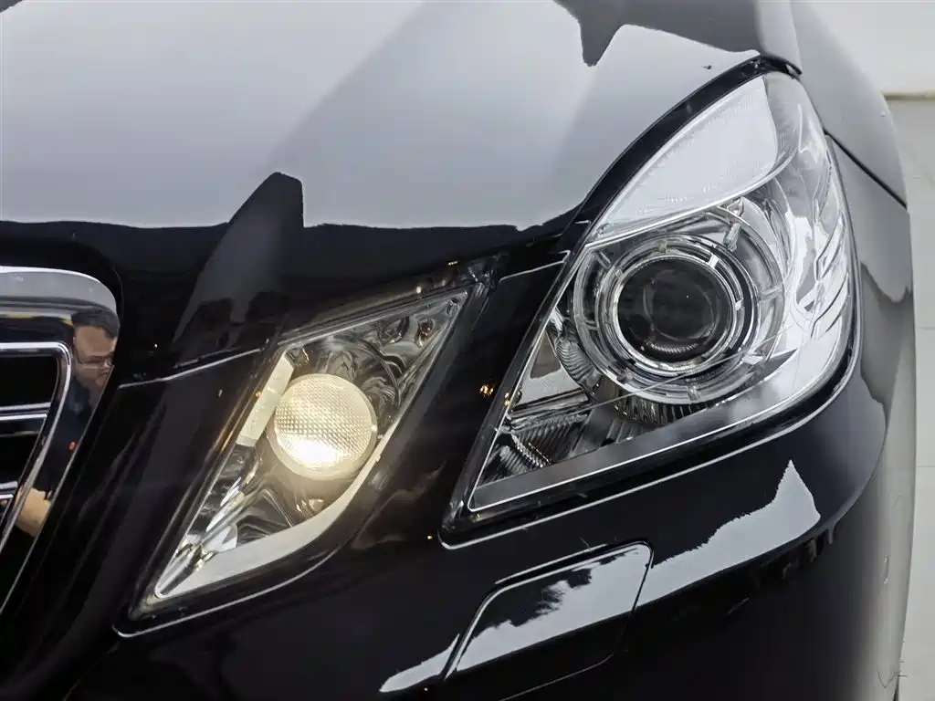 Mercedes-Benz E-Class 2012 E 260 L CGI Fashion Model фото 7