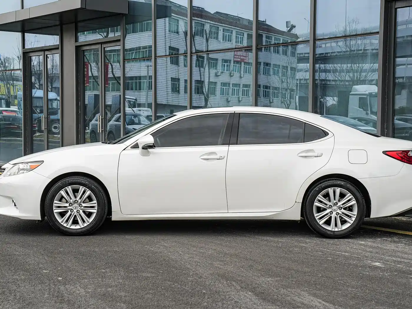 Lexus ES 2013 250 Elite Edition фото 7