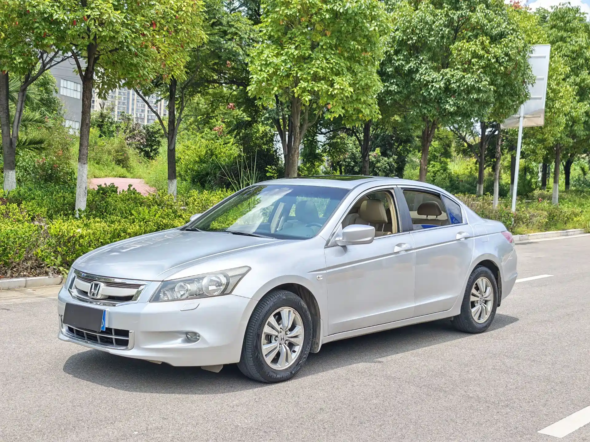 Photo 1 - Honda Accord