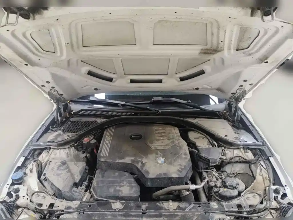 Photo 3 - BMW 3 Series