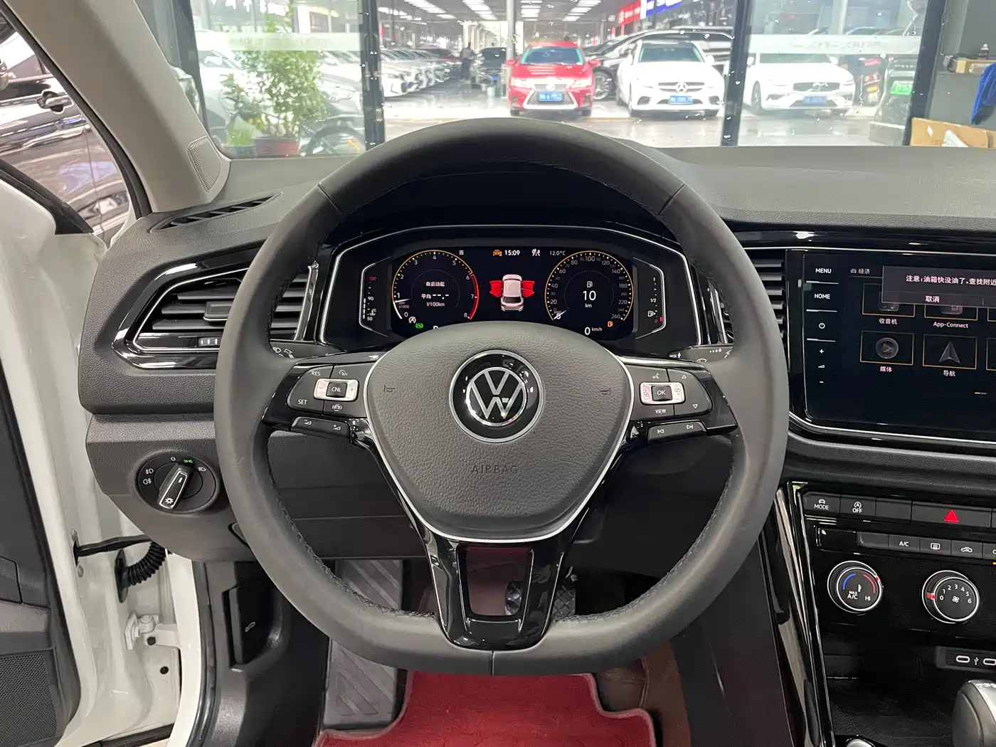 VOLKSWAGEN T-ROC EXPLORING SONGS