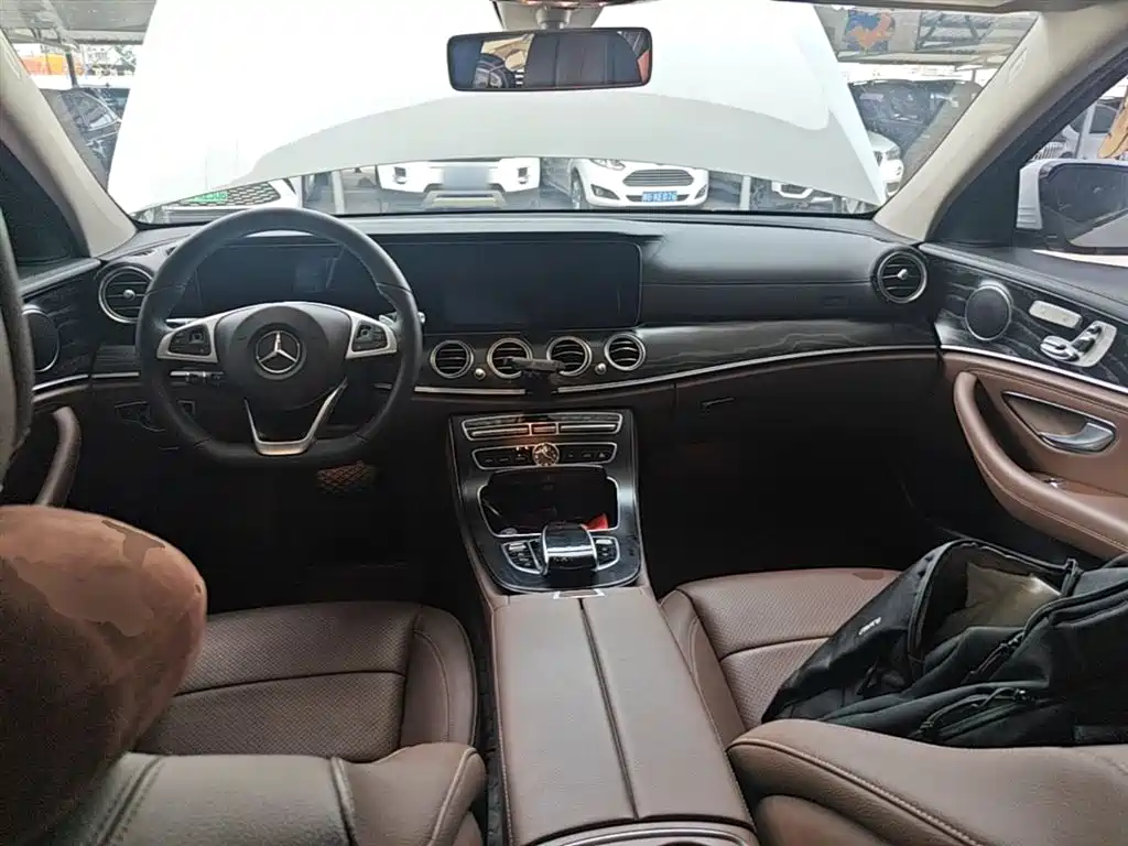 Mercedes-Benz E-Class 2018 E 300 L Sport Luxury фото 10